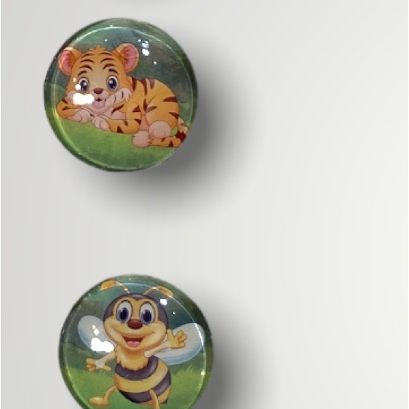Set of 8 𝑯𝒂𝒏𝒅𝒎𝒂𝒅𝒆 Outdoor Creatures on Cabachon 1” Magnets Gifts 🎁 - Picture 2 of 12